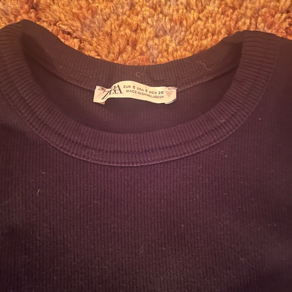 Black t-shirt from Zara - Picture 2 of 3